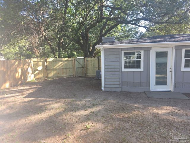 7607 Charity Dr, Pensacola, FL 32534