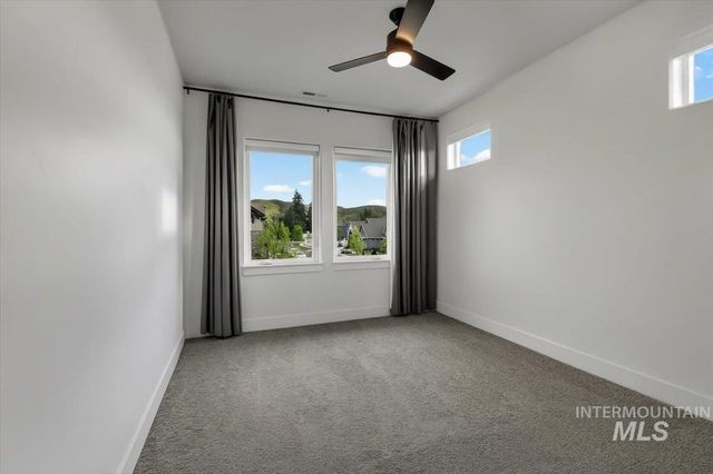 8448 W Brooks Dr, Boise, ID 83714