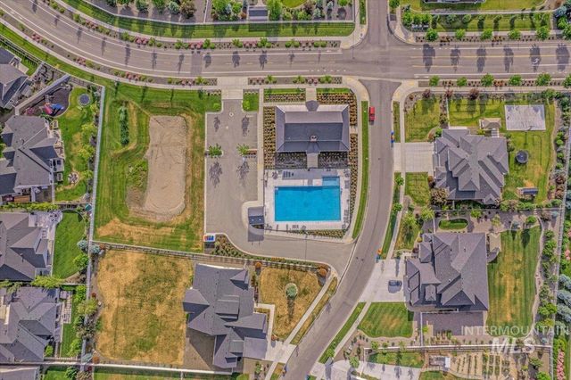 8448 W Brooks Dr, Boise, ID 83714