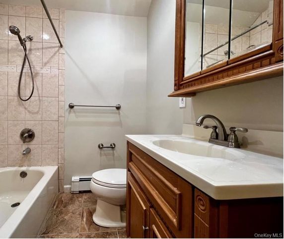 131 Goldenrod Avenue, Franklin Square, NY 11010