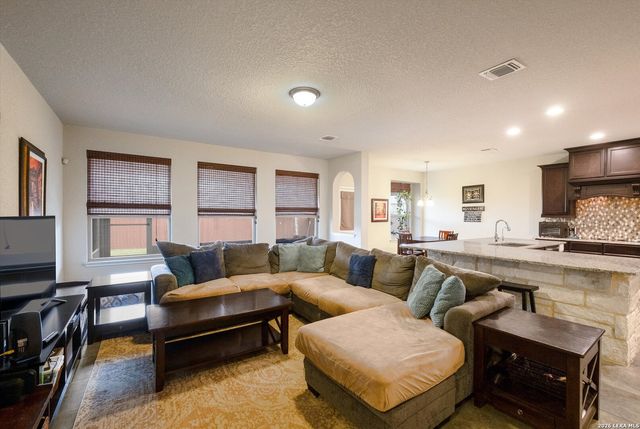 253 Bee Caves Cove, Cibolo, TX 78108