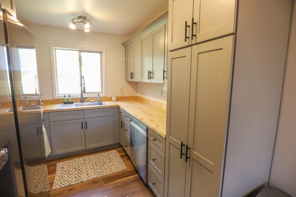 183/185 Road, Big Horn, WY 82833 photo 15