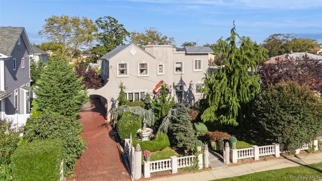 315 wynsum Avenue, Merrick, NY 11566