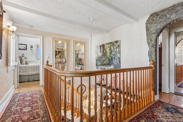 315 wynsum Avenue, Merrick, NY 11566