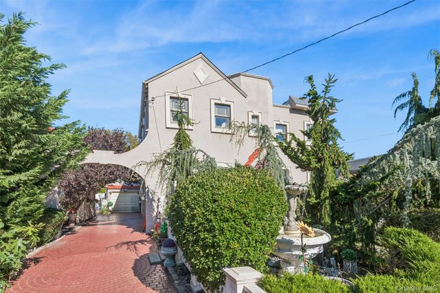 315 wynsum Avenue, Merrick, NY 11566