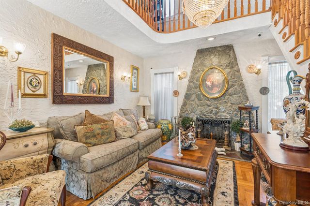 315 wynsum Avenue, Merrick, NY 11566