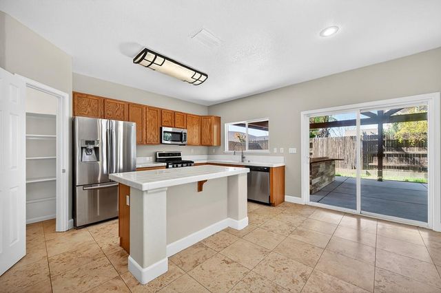 1619 7th St, Hughson, CA 95326