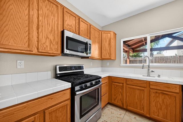 1619 7th St, Hughson, CA 95326