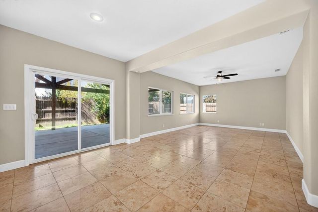 1619 7th St, Hughson, CA 95326