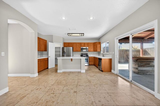 1619 7th St, Hughson, CA 95326