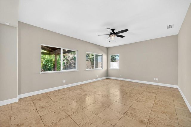 1619 7th St, Hughson, CA 95326