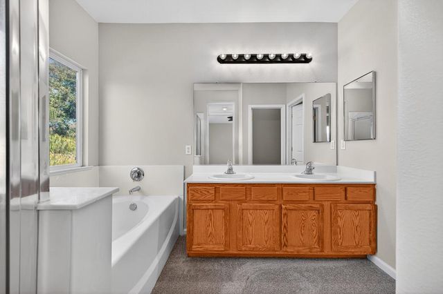 1619 7th St, Hughson, CA 95326