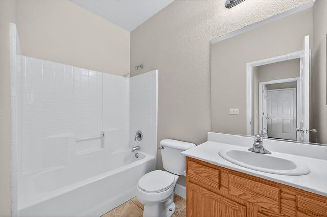 1619 7th St, Hughson, CA 95326