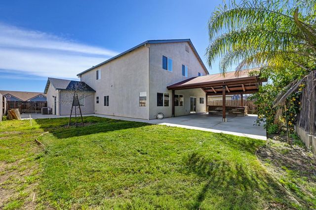 1619 7th St, Hughson, CA 95326