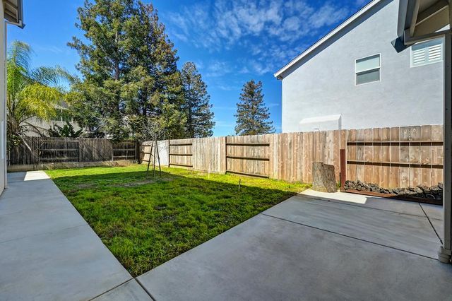 1619 7th St, Hughson, CA 95326