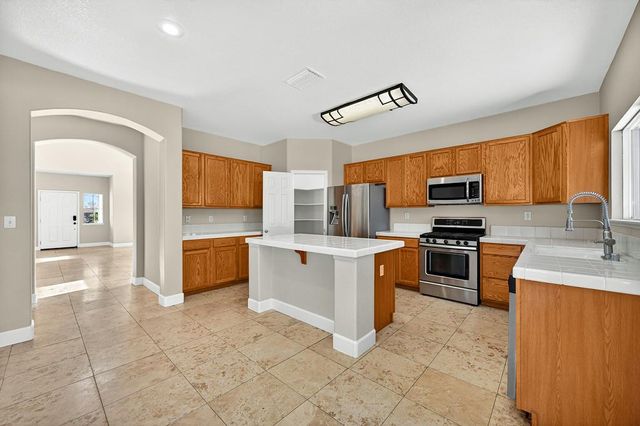 1619 7th St, Hughson, CA 95326