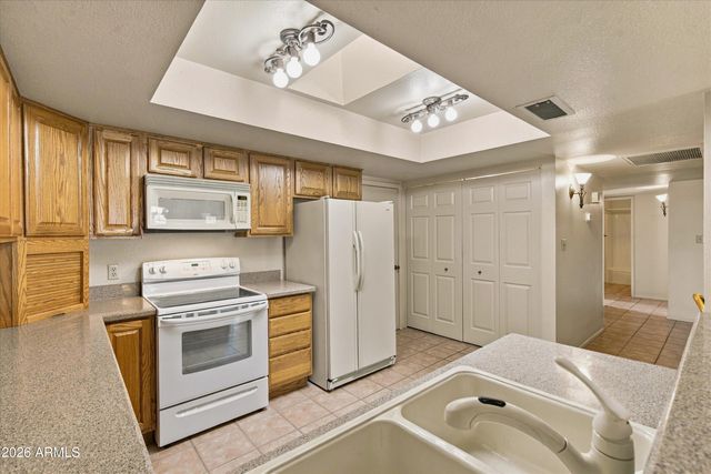 11223 S TALAVI Lane, Phoenix, AZ 85044