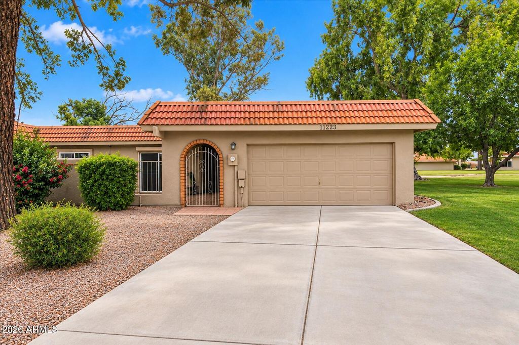 11223 S TALAVI Lane, Phoenix, AZ 85044