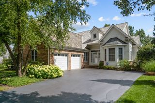 1745 W Newport Court, Lake Forest, IL 60045