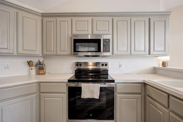 6121 SE 6th Street, Midwest City, OK 73110