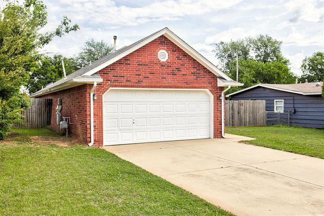 6121 SE 6th Street, Midwest City, OK 73110