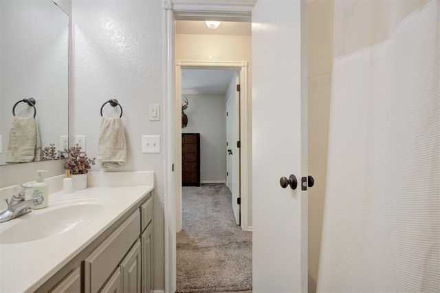 6121 SE 6th Street, Midwest City, OK 73110