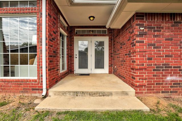 6121 SE 6th Street, Midwest City, OK 73110
