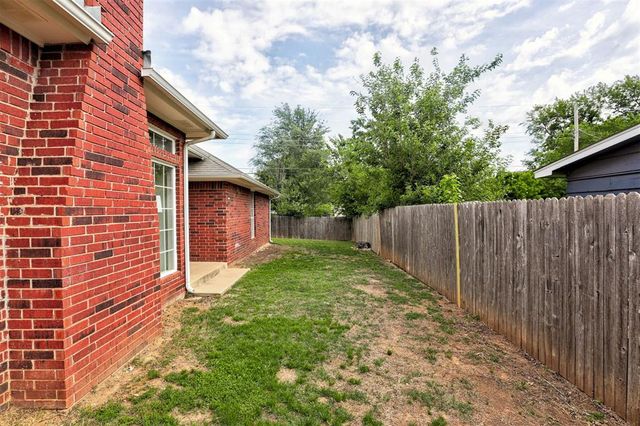 6121 SE 6th Street, Midwest City, OK 73110