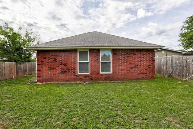 6121 SE 6th Street, Midwest City, OK 73110