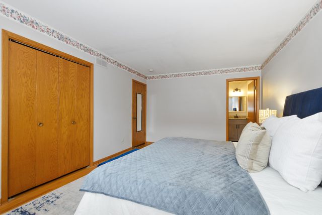 12853 S Cedar Lane, Palos Heights, IL 60463