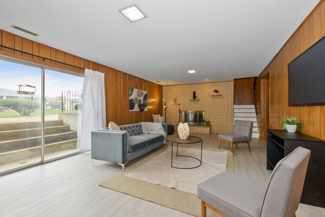 12853 S Cedar Lane, Palos Heights, IL 60463