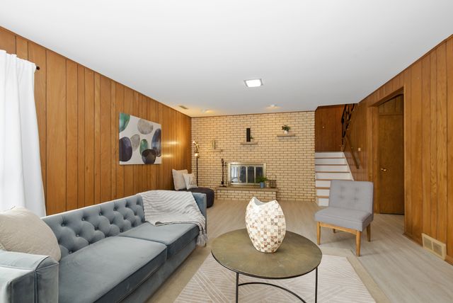 12853 S Cedar Lane, Palos Heights, IL 60463