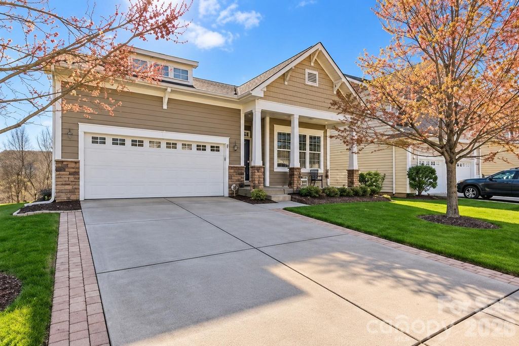 3009 Grande Heights Drive, Charlotte, NC 28269