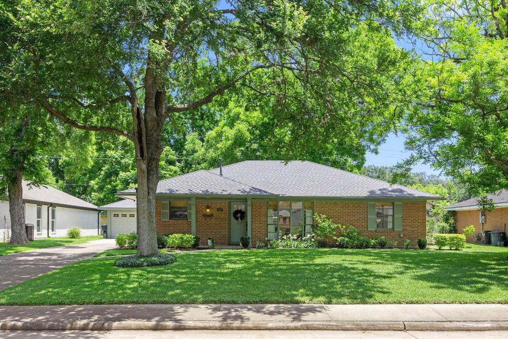 603 Alcorn Street, Sugar Land, TX 77478