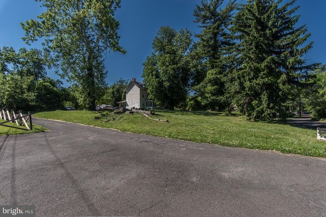 169 STATE RD, Bensalem, PA 19020