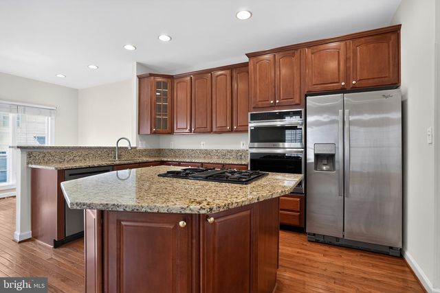 4519 FAIR VALLEY DR, Fairfax, VA 22033