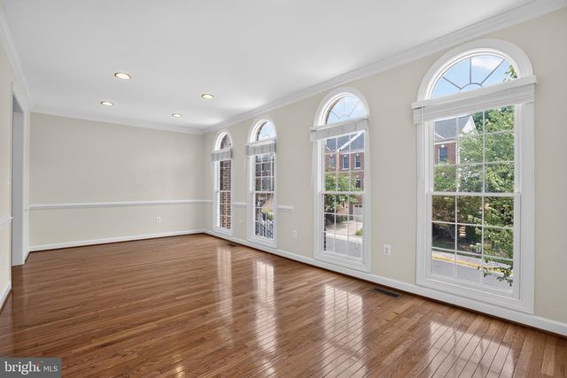 4519 FAIR VALLEY DR, Fairfax, VA 22033