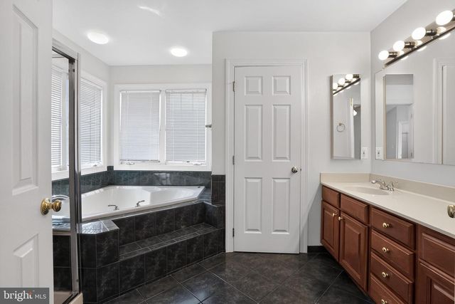 4519 FAIR VALLEY DR, Fairfax, VA 22033