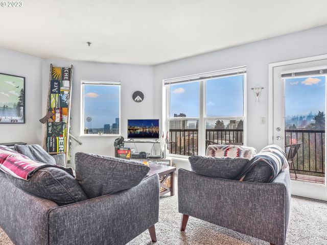 222 Nw UPTOWN Ter, Portland, OR 97210