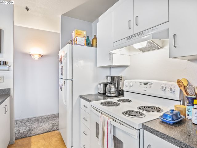 222 Nw UPTOWN Ter, Portland, OR 97210