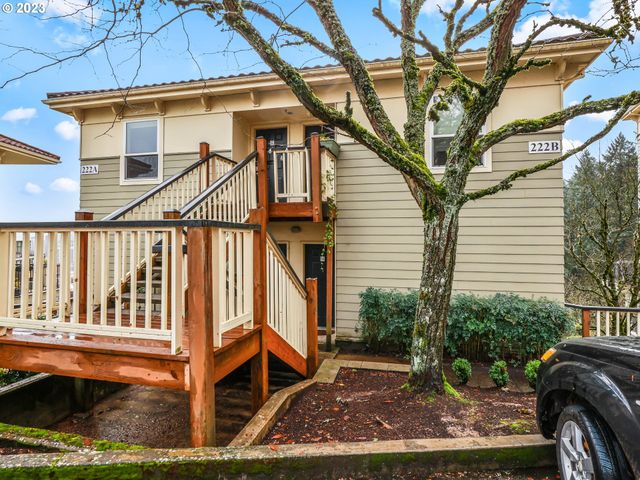 222 Nw UPTOWN Ter, Portland, OR 97210