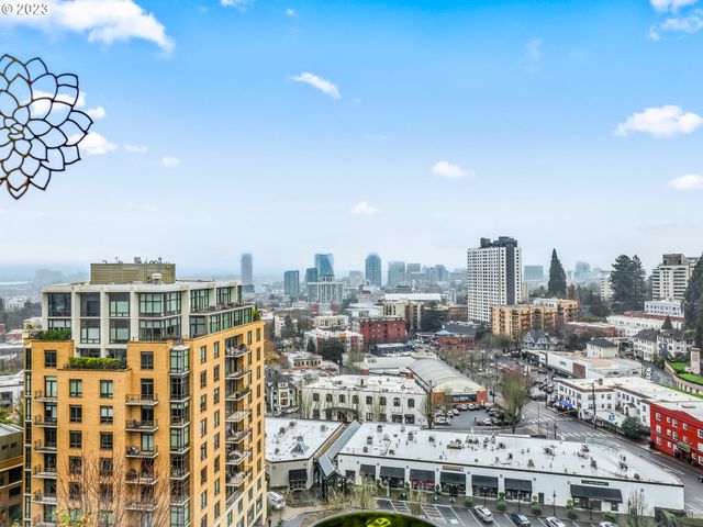 222 Nw UPTOWN Ter, Portland, OR 97210