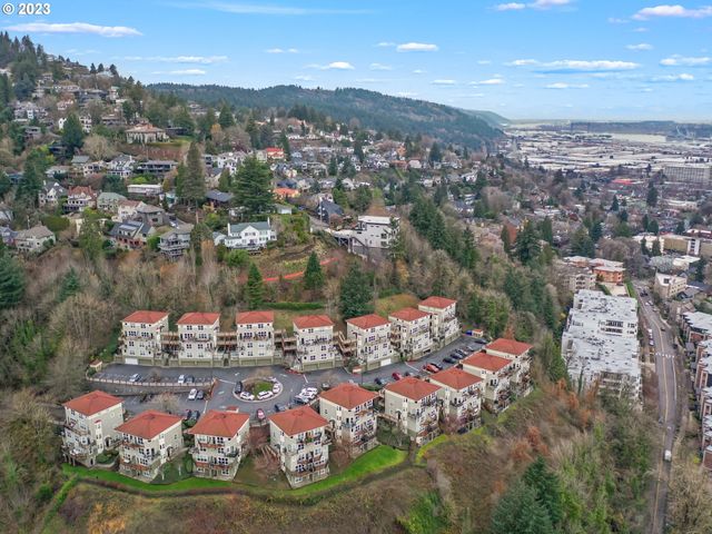 222 Nw UPTOWN Ter, Portland, OR 97210