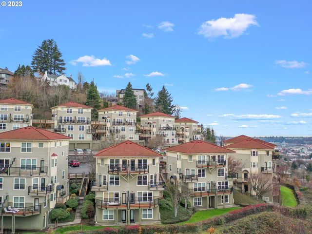 222 Nw UPTOWN Ter, Portland, OR 97210