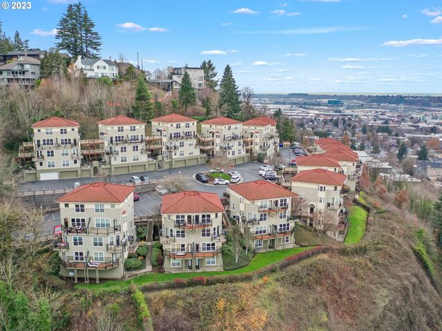 222 Nw UPTOWN Ter, Portland, OR 97210