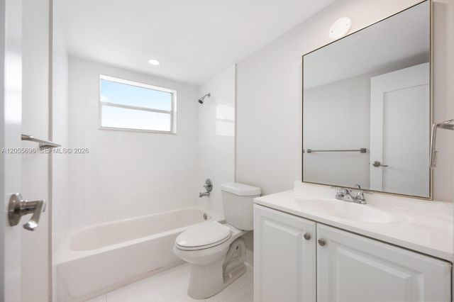 14165 SW 87th St D-505, Miami, FL 33183