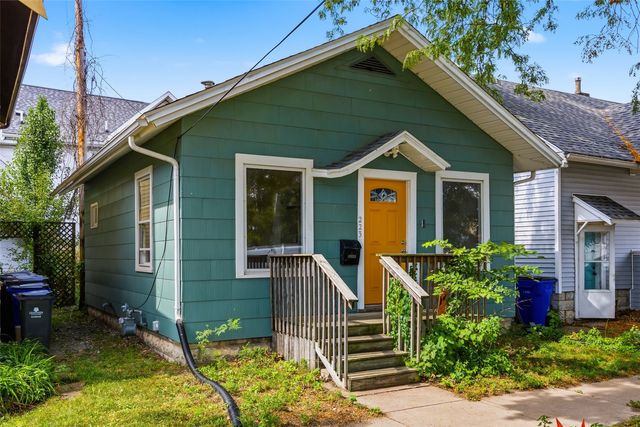 223 17th Street, Cedar Rapids, IA 52402