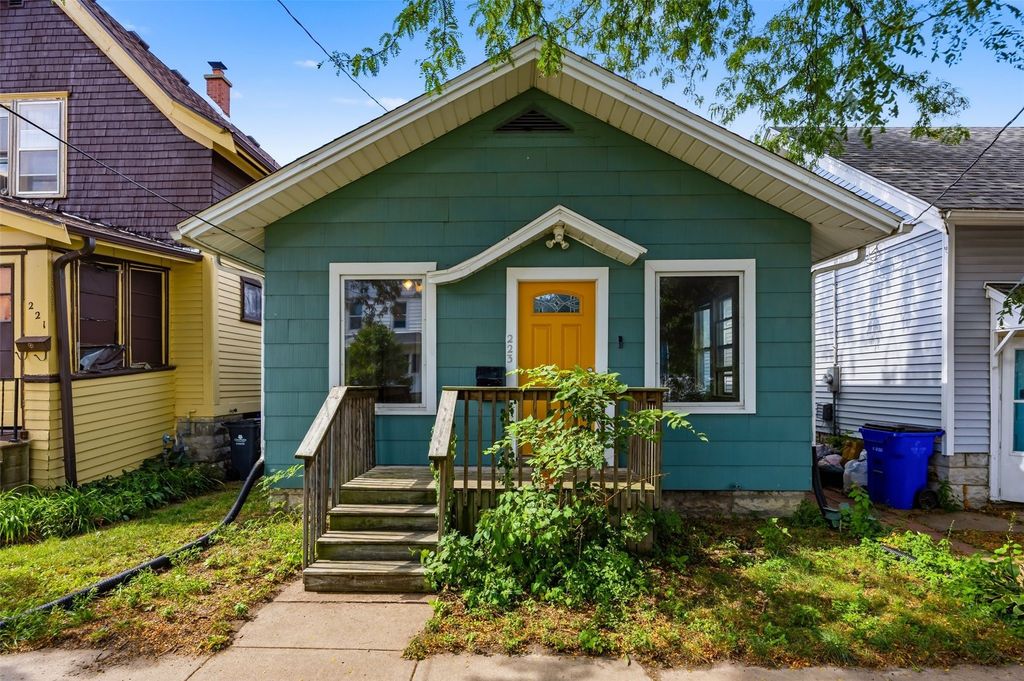 223 17th Street, Cedar Rapids, IA 52402