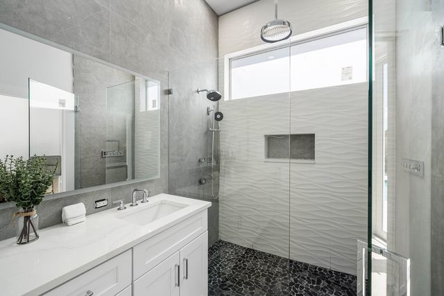 6674 NW 25th Avenue, Boca Raton, FL 33496