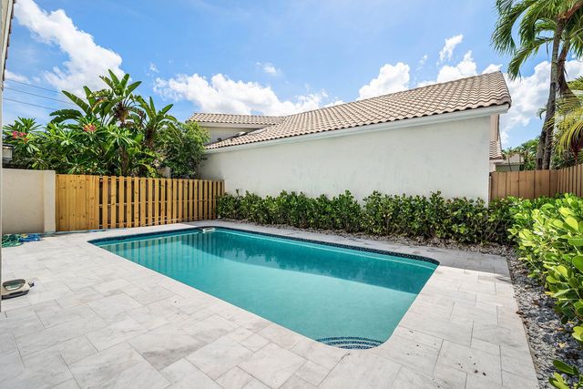6674 NW 25th Avenue, Boca Raton, FL 33496